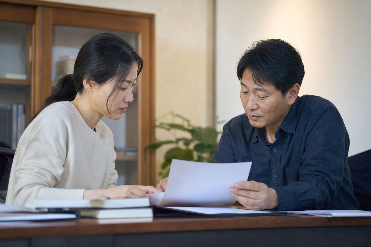 면접교섭을 제한하거나 배제하는 경우, 자녀의 복리가 중요한 이유 관련 전문가 상담·서류 검토 장면